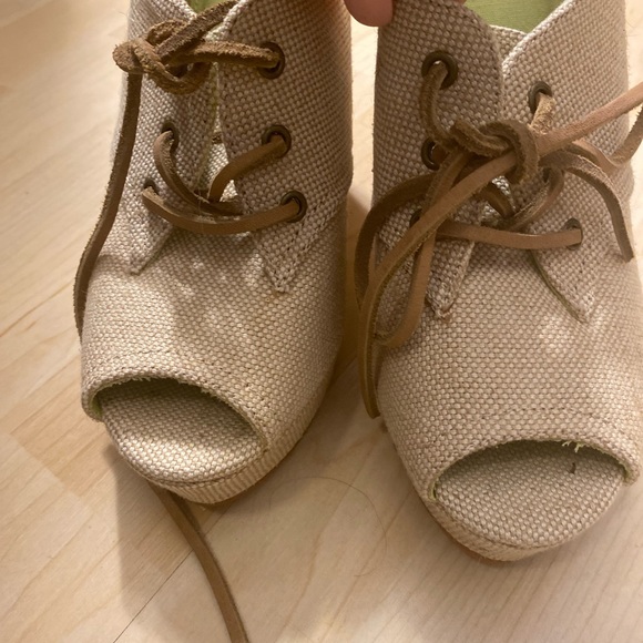 New shoes - Picture 4 of 13